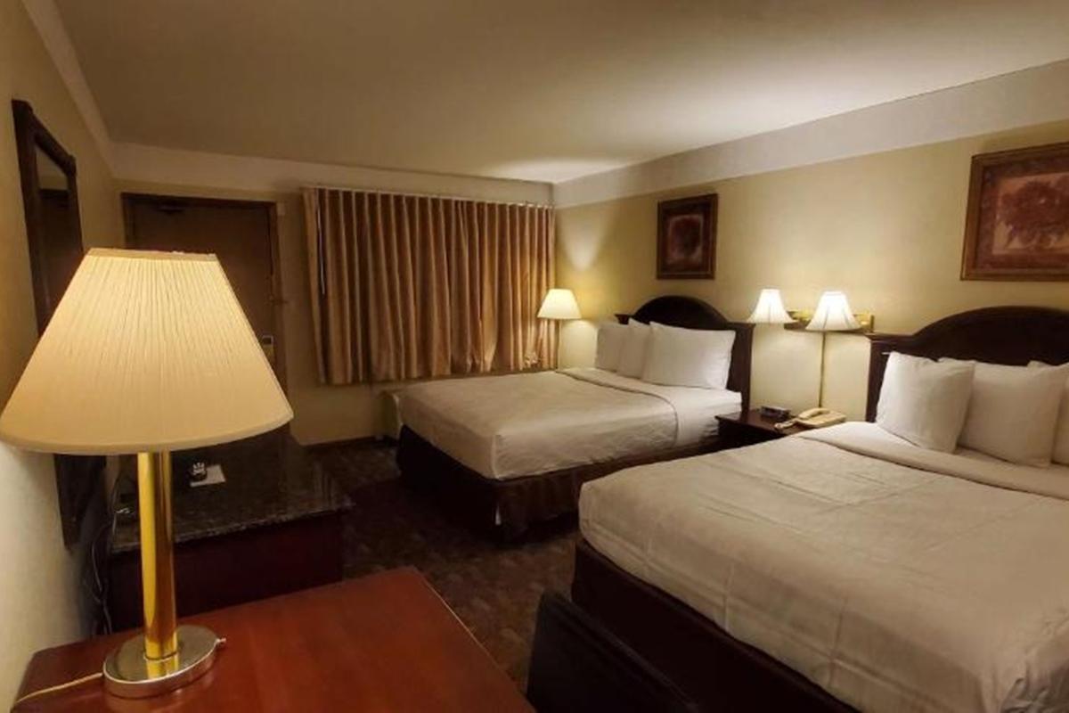 Americas Best Value Inn チッペワフォールズ エクステリア 写真