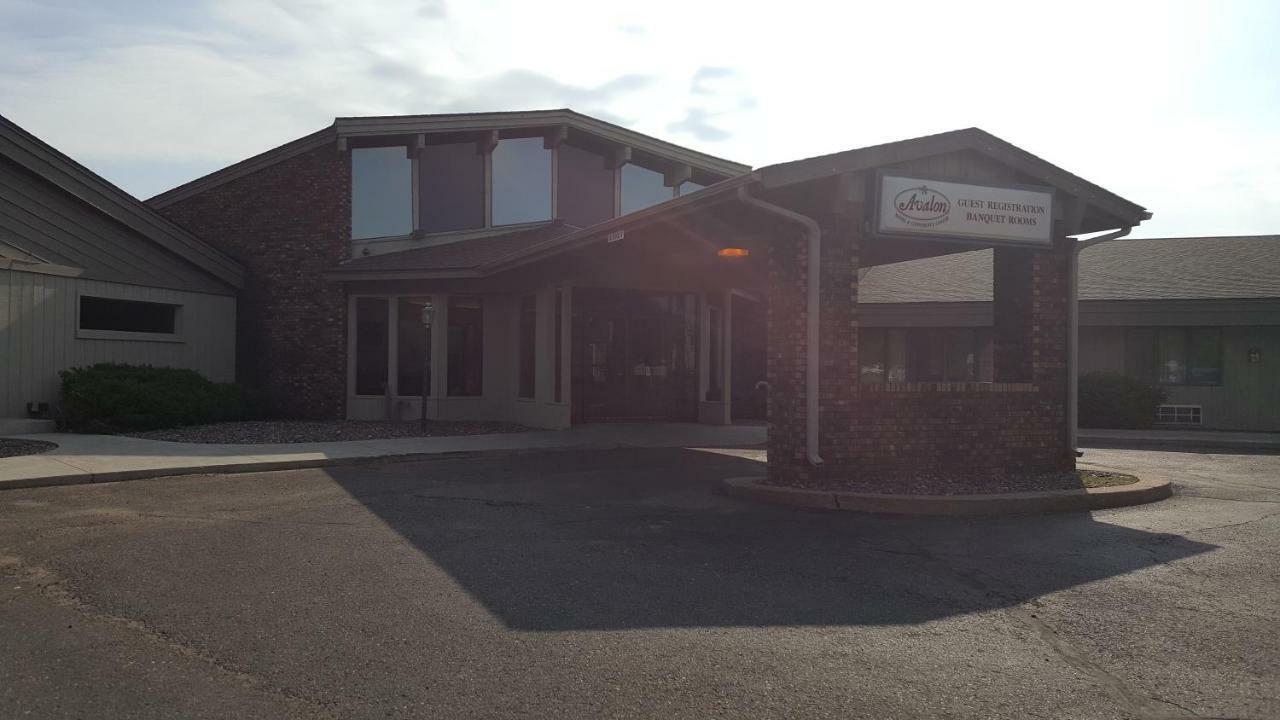 Americas Best Value Inn チッペワフォールズ エクステリア 写真