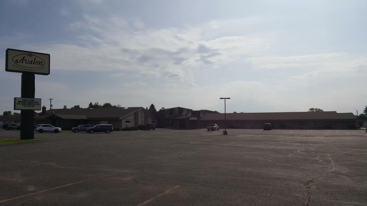 Americas Best Value Inn チッペワフォールズ エクステリア 写真