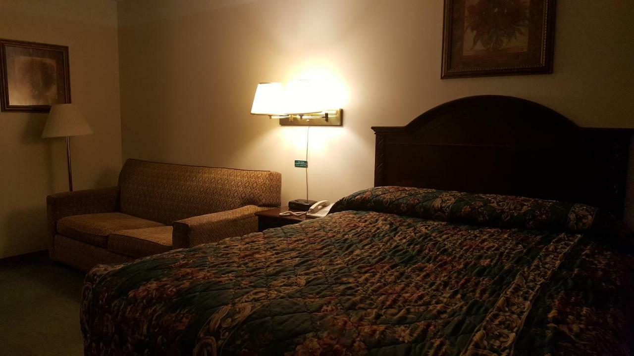 Americas Best Value Inn チッペワフォールズ エクステリア 写真